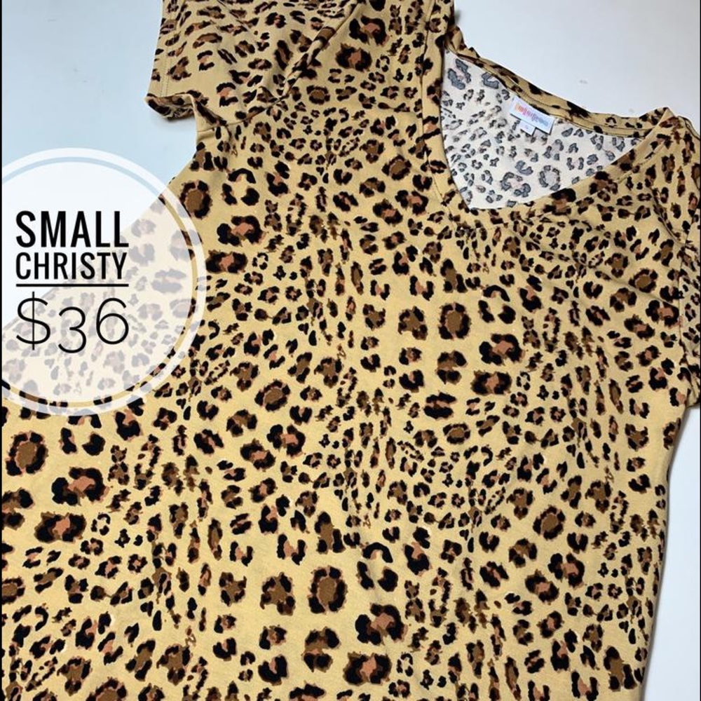 BNWT Lularoe Christy Tee